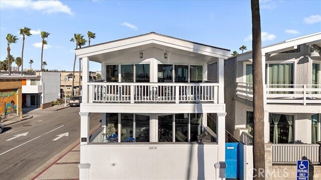 Building Photo - 2214 W Oceanfront