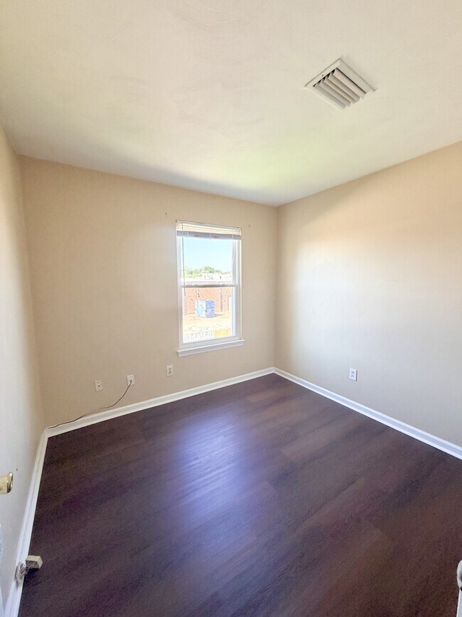 Building Photo - 3937 Seeman Rd
