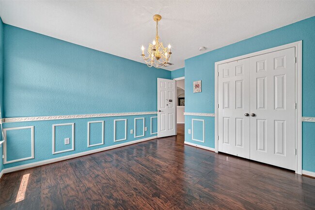 Building Photo - 26738 Henson Falls Dr