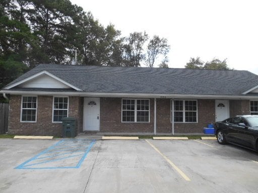 Building Photo - Duplex For Rent