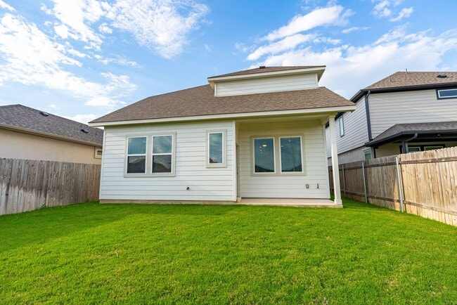 Building Photo - Beautiful 4 Bedroom, 2.5 Bathroom home in Manor!!!