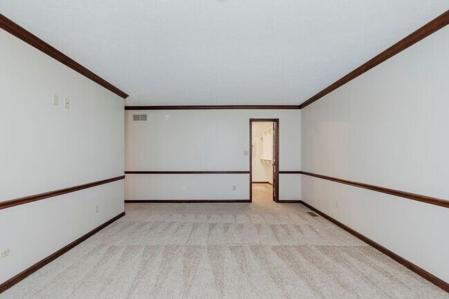 Building Photo - Large Executive Home in Carmel Schools