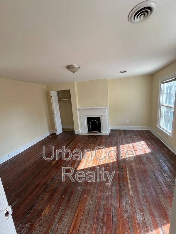 Building Photo - 805 N 26th St