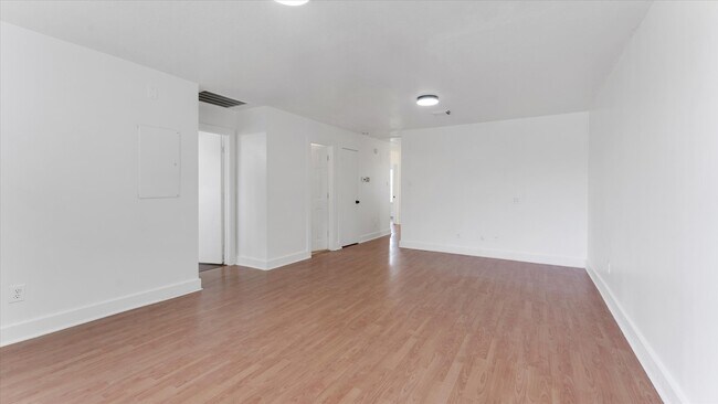 Building Photo - 3818 W Traditions Blvd