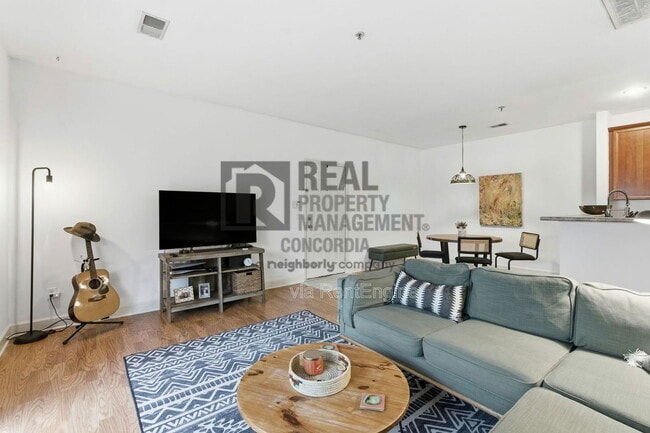 Building Photo - 7223 Althorp Way