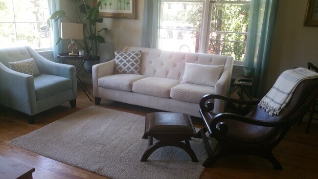 Building Photo - 6578 5th Ave NE