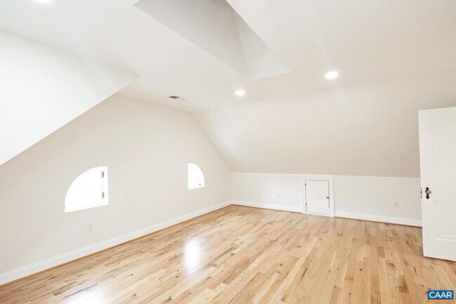 Building Photo - 675 Evergreen Ave
