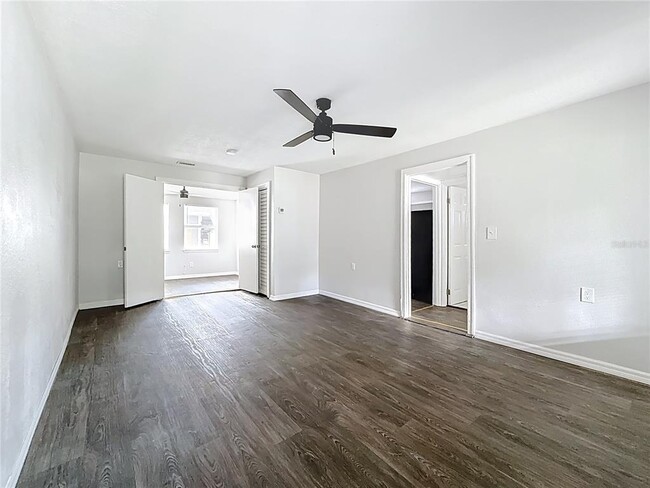 Building Photo - 618 17th Ave S