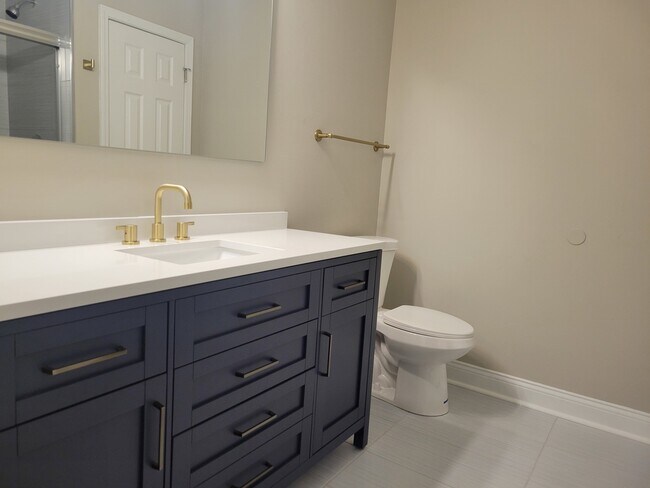 Building Photo - 817 S Kedzie Ave