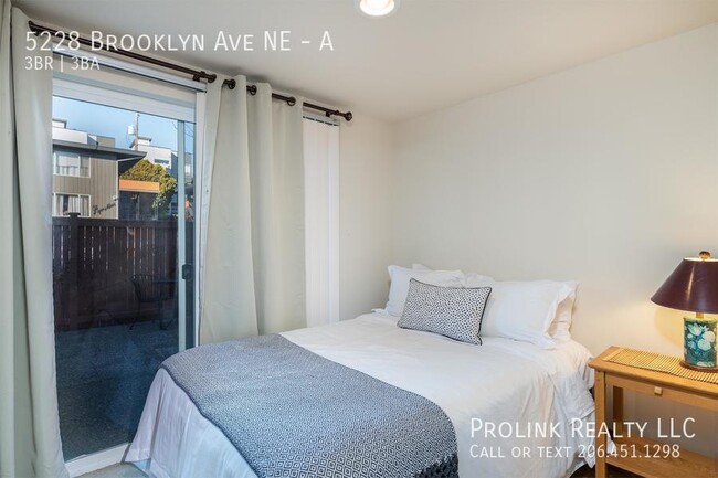 Building Photo - 5228 Brooklyn Ave NE