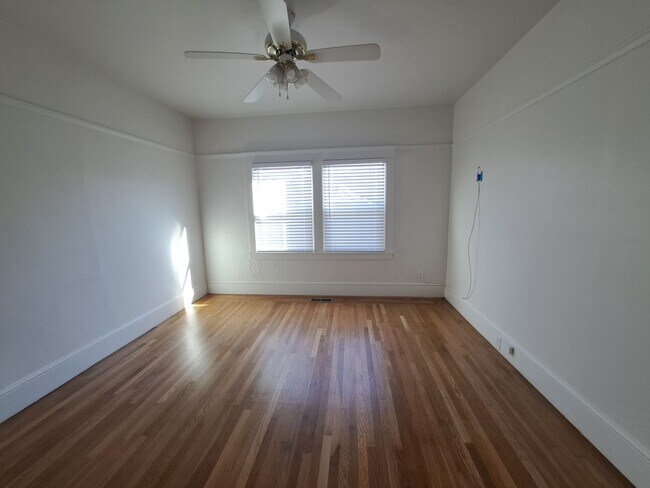 Building Photo - Spacious & Unique Home in Dixon