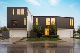 Building Photo - 2422 N Carroll Ave