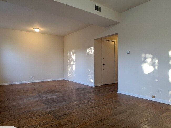 Building Photo - 2323 N Kedzie Blvd