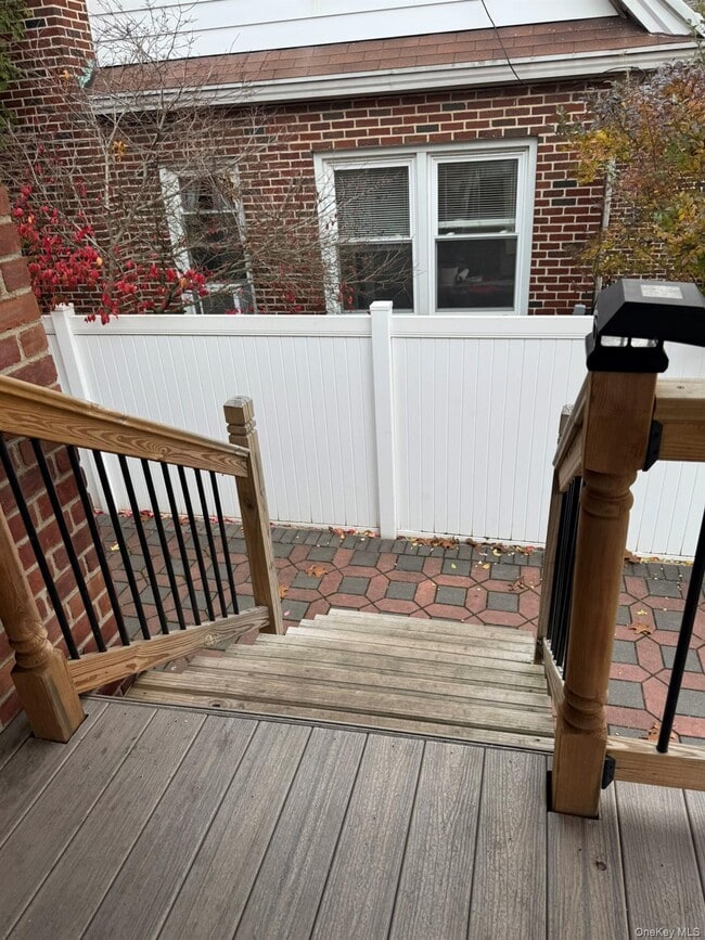 Building Photo - 109-04 Myrtle Ave