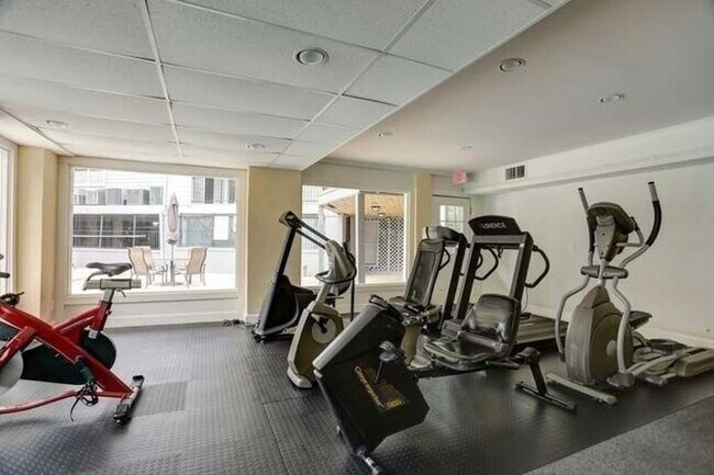 Building Photo - 534 Granville Ct