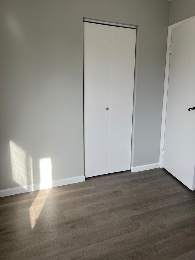 Building Photo - 5546 Carmel Dr