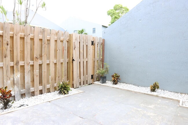 Building Photo - 20 Crossings Cir