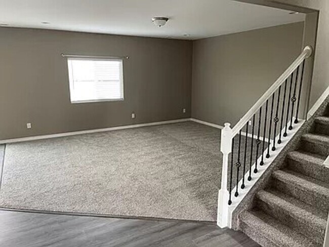 Building Photo - 8394 Talc Dr