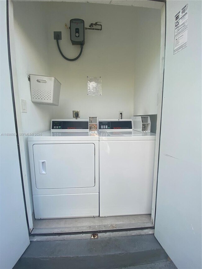 Building Photo - 2011 NE 167th St