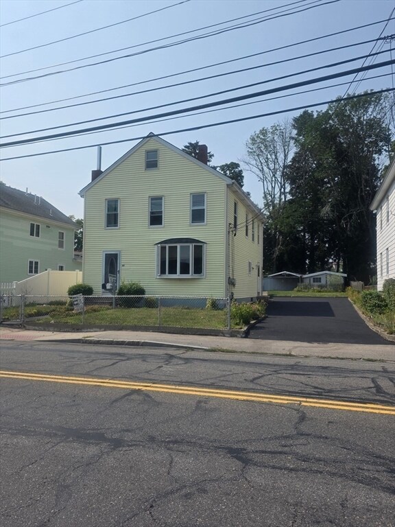 Building Photo - 63 Oak St