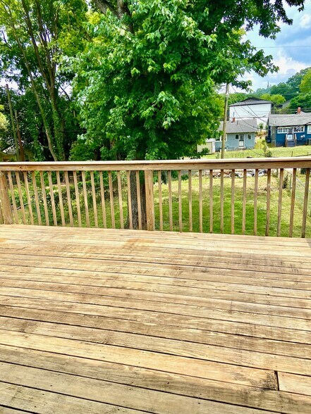 Building Photo - 1407 11th St S