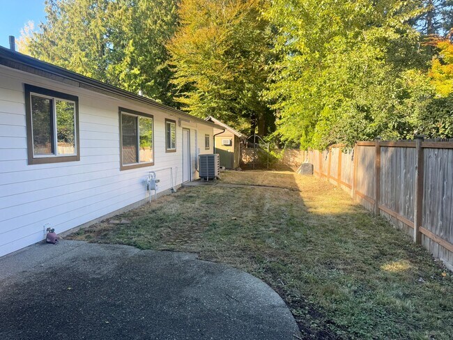 Building Photo - Must See Rambler!