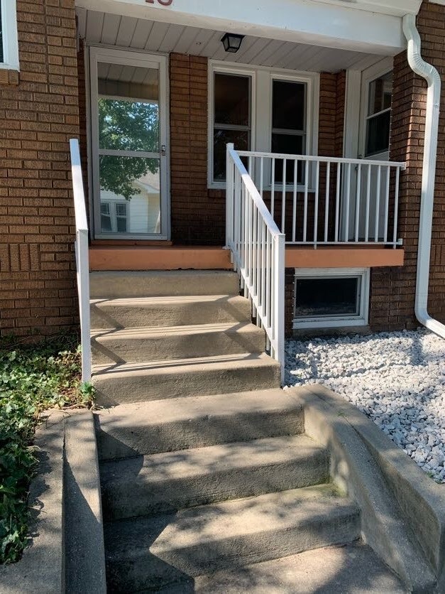 Building Photo - 48 Barton Ave