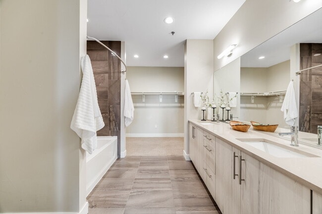 Building Photo - 3198 Blake St