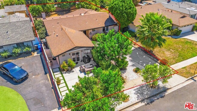 Building Photo - 15920 Gledhill St