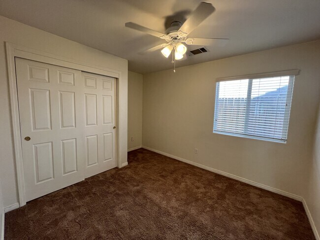Building Photo - 5605 Scatena Isle Dr
