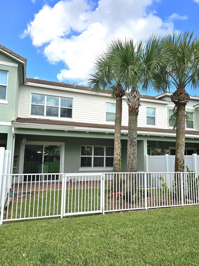 Building Photo - 12128 Cypress Key Way