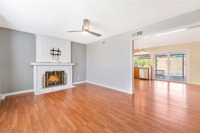 Building Photo - 4565 Meridian Dr