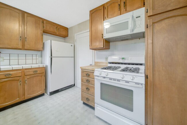 Building Photo - SOUTH SAN FRANCISCO HOME FOR RENT - $4,000/mo