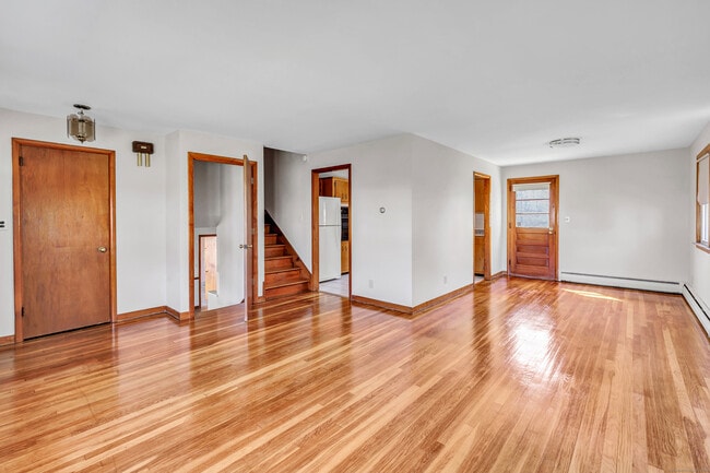 Building Photo - 27 Ranch Dr