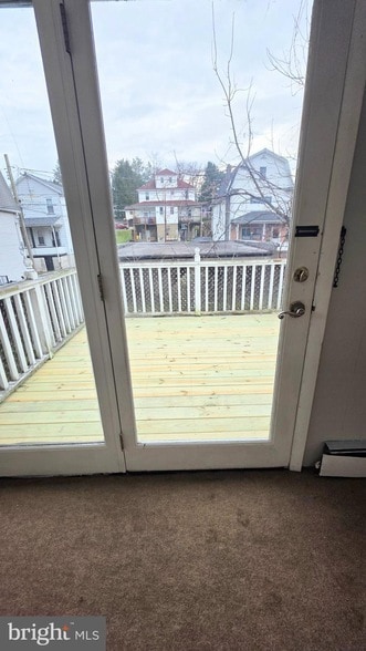 Building Photo - 117 E Green St