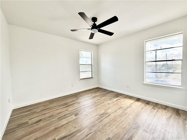 Building Photo - 7 N 28th St