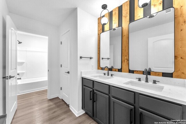 Building Photo - 8030 Bluewater Cove