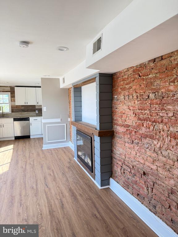 Building Photo - 4594 Baker St