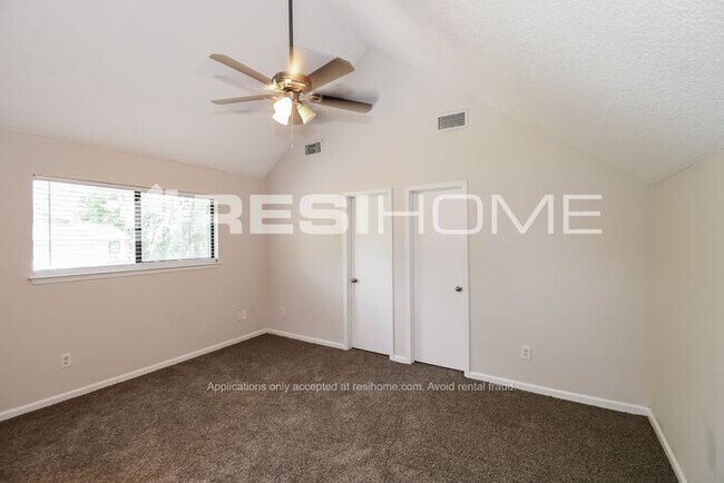 Building Photo - HOME FOR RENT!