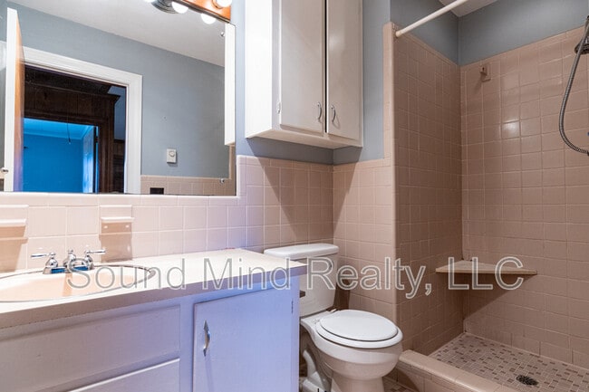 Building Photo - 207 S Alston St