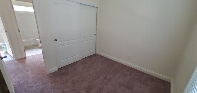 Building Photo - 10712 Valle Vista Rd