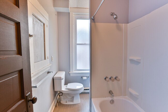 Building Photo - 2318 N 5th St