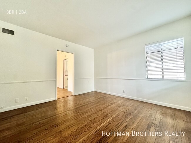 Building Photo - 6707 Blucher Ave