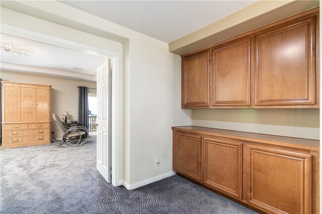 Building Photo - 27194 Red Maple St