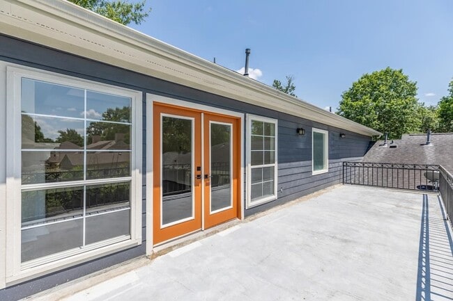 Building Photo - 118 N Caldwood Dr