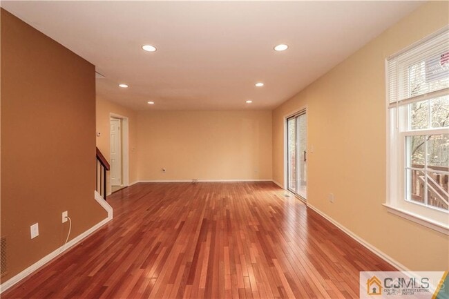 Building Photo - 18 Snowflake Ln