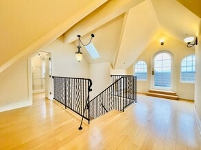 Building Photo - 1524 14th Ave S