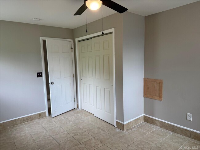 Building Photo - 377 NY-284