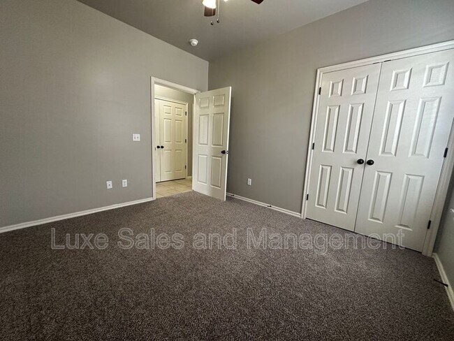 Building Photo - 1316 Garden Gate Dr