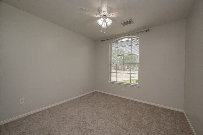 Building Photo - 2802 Burgess Hill Ct
